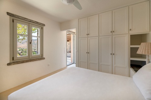 Αmarea Breeze Villa Kea - Nevermind Property Management
