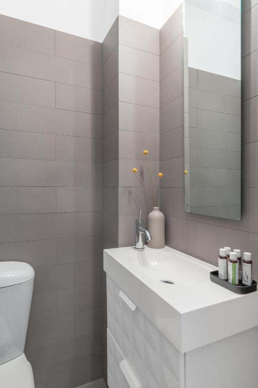 Foothills of Thiseio - Nevermind Property Management