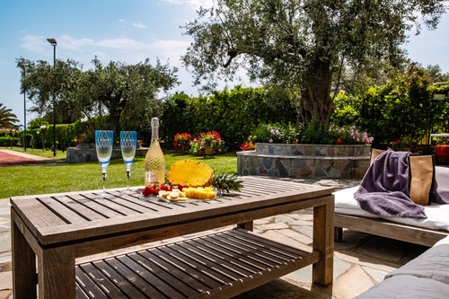 Private Beach Residence Livanates - Nevermind Property Management
