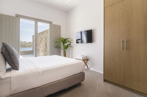 Ornos Villas Myconos - Nevermind Property Management