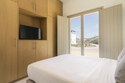 Ornos Villas Myconos - Nevermind Property Management
