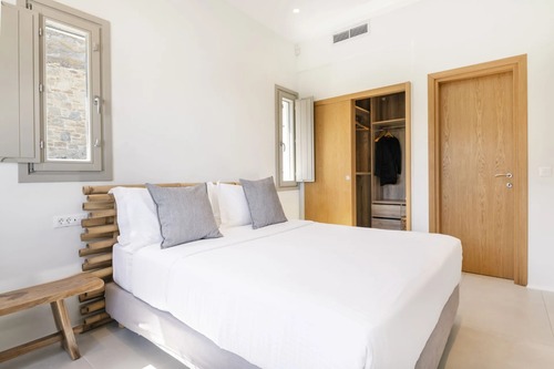 Ornos Villas Myconos - Nevermind Property Management